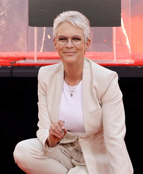 jamie lee curtis ass|Jamie Lee Curtis, 63, Poses Nude and in a Bathing Suit in NYT。